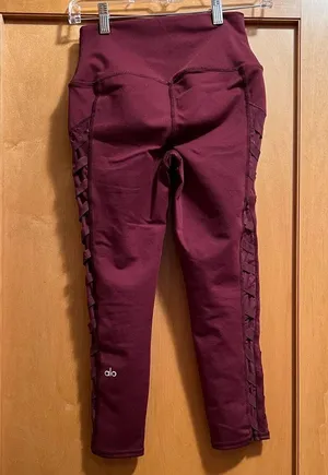 Alo yoga mesh capri leggings - red thumbnail 5