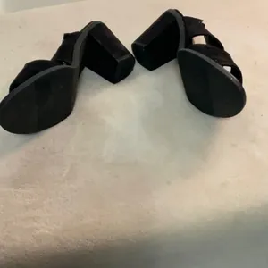 Y..not? Black Size 7 thumbnail 6
