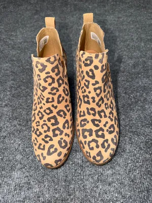 Toms Leopard Print Chelsea Booties in Tan and Black thumbnail 2