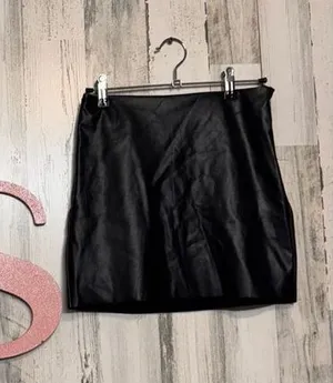 Forever 21 faux leather skirt size XS thumbnail 1