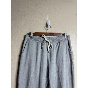 Vuori Performance Jogger Women S in Light Heather Grey DreamKnit thumbnail 3