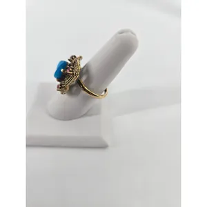Unbranded Ring Womens 8.25 Vintage Cocktail Blue Faux Cats Eye Gold Tone EUC thumbnail 2