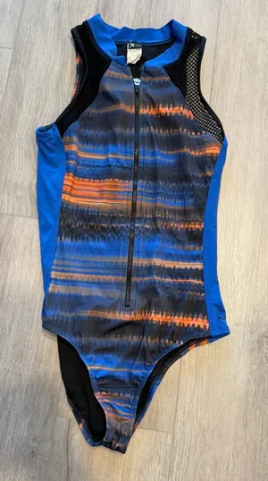 Oakley Women’s Sleeveless One-Piece Swimsuit Rash Guard Size Small - Good Condition thumbnail 1