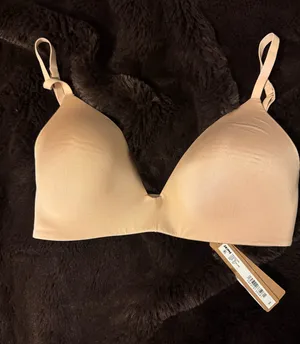 SKIMS Bra Fits Everybody thumbnail 1