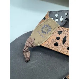 Yellow Box Shanda Sandals Womens 7.5 Brown Leather Flower Die Cut Straps thumbnail 5