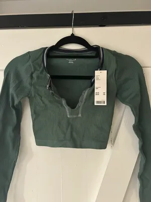 Urban Outfitters Go For Gold Seamless Long Sleeve Top thumbnail 2