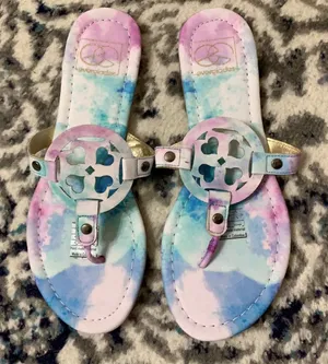 Cute multi sandals Size 9 thumbnail 1