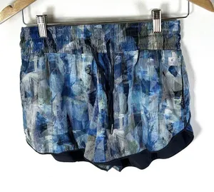 Lululemon Tracker Shorts Reversible Blue 4” Inseam Women’s Size 4 Choose A Side‎ thumbnail 1