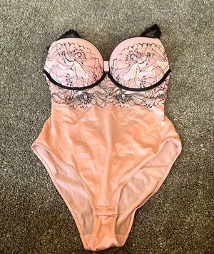 NWT size medium‎ Auden bodysuit Pink thumbnail 1
