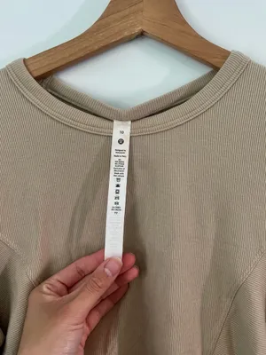 Lululemon LA Cut-Out-Waist Crop LS Size 10 Athleisure Crop Workout Top thumbnail 4
