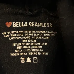 Women’s Bella Seamless Brand Black Hoodie Size Small/ Medium thumbnail 3