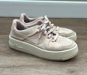 Nike Pink  Air Force 1 thumbnail 1