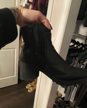 Black Boots Size 8 thumbnail 4