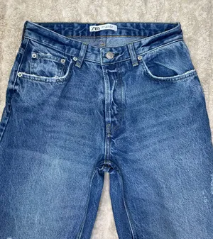 Zara distressed medium wash button-up straight leg denim jeans Size 30 thumbnail 2