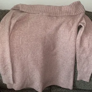 ✨American Eagle Off Shoulder Ribbed Sweater✨ thumbnail 3