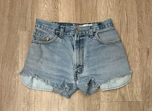 vintage levi’s jean shorts thumbnail 1