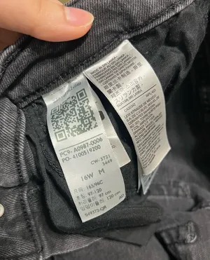 Levi’s High-Waisted Mom Jeans  thumbnail 4