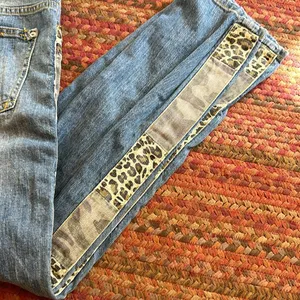 Pilcro & The Letterpress Anthropologie Cheetah Camo Distressed Jeans thumbnail 8