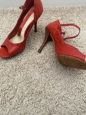 BCBGMAXAZRIA Heels Size 6.5 thumbnail 5