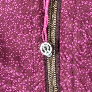 Lululemon Scuba Hoodie Full Zip Burgundy Dotted Fleece Sweatshirt Womens Size 10 thumbnail 4
