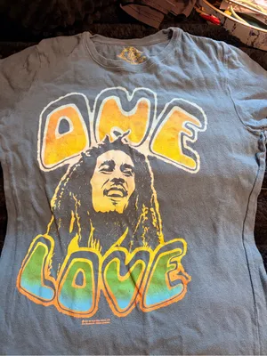 Vintage-Style 'One Love' Graphic Tee in Light Blue with Yellow & Green Print thumbnail 2
