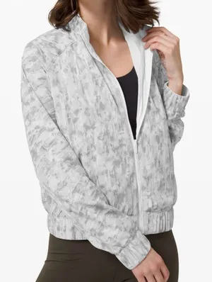 Lululemon Bombs Away‎ Jacket White City Breeze reversible zip front gray thumbnail 1