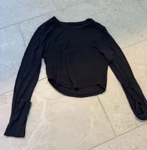 Lululemon longsleeve thumbnail 1