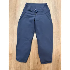 Lululemon High Rise Crop Leggings Navy Blue Women's‎ Size 4 thumbnail 3