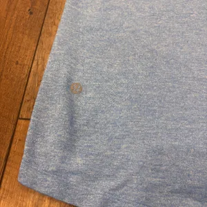 Lululemon License to Train Classic Fit T Shirt Blue Performance Stretch Size 8/M thumbnail 4
