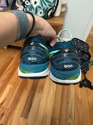 ASICS Women's size 8 in black and teal thumbnail 3