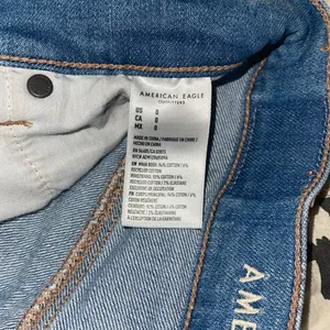 American Eagle HW Jean Shorts Size 0 thumbnail 3