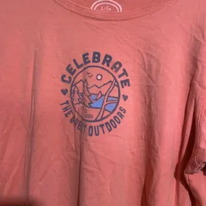 Life Is Good Womens Size Large Celebrate The Great Outdoors Graphic Classic Tee thumbnail 3