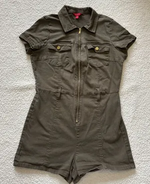 GUESS Olive Green Zip Up Utility Romper Short Sleeve Safari Gorpcore Cargo Large thumbnail 3