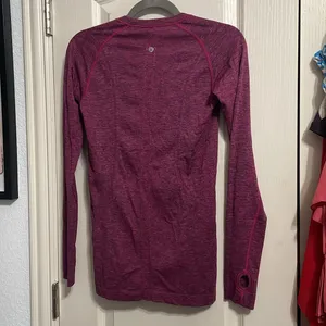 Lululemon Swiftly Tech Long Sleeve Crew in Heathered‎ Jewelled Magenta thumbnail 4