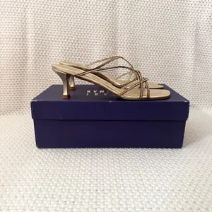 Stuart Weitzman Balance Mule Gold Supple Embellished Kitten Heel Sandals 8N thumbnail 10
