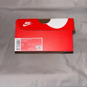 Nike Dunk Low Size: 7 thumbnail 10