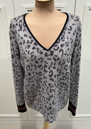 360 Cashmere Women's Leopard Animal Print Sweater Size‎ Medium Cozy Soft READ thumbnail 1