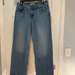 Levi’s Low Loose in medium wash jeans . Size 29 NWT (Sold at Free People) thumbnail 6