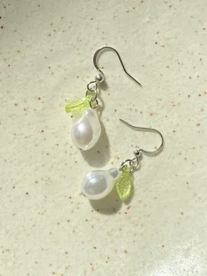 Handmade unique baroque pearl & leaf  dangle earrings🌿 thumbnail 4