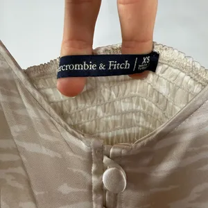 Abercrombie & Fitch Button Up Satin Slip Zebra Mini Dress in Tan‎ Cream Size XS thumbnail 5