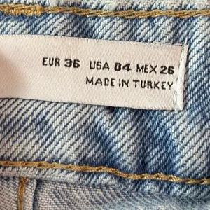 Zara Womens Light Wash High Waisted Wide Leg‎ Raw Hem Denim Jeans Size 4 thumbnail 4