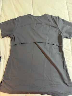 Grey carhartt scrub set Small top/XS bottoms thumbnail 4