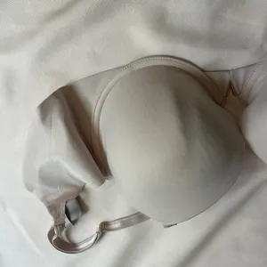 Victoria's Secret Cream T-Shirt Bra with Molded Cups thumbnail 4