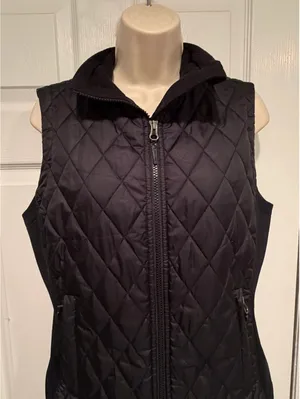 Marmot Womens‎ Medium Black Quilted Puffer Vest Stretch Panels Lightweight Zip thumbnail 1