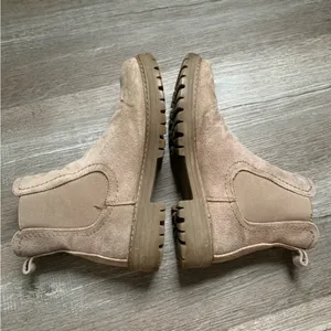 Cliffs Booties Chelsea Boots Tan Nude Beige Comfy Boots Size 7 M thumbnail 12