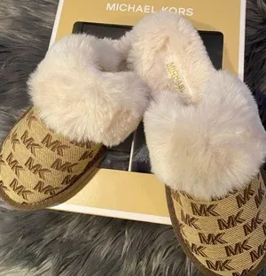 NWB Michael Kors Women’s Tula Scuff Slip On Cozy Slippers thumbnail 1