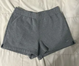 Hollister Sweat High-Rise Shorts thumbnail 1