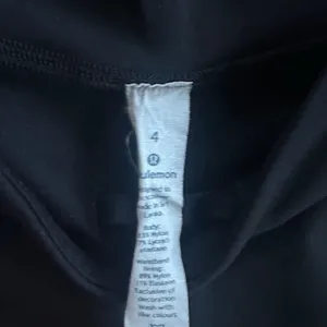 Lululemon Train Times 7/8 Pant 25” in Black Size 4 thumbnail 7