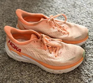 Hoka 👟💗Pink - Size 7.5💗👟 thumbnail 1