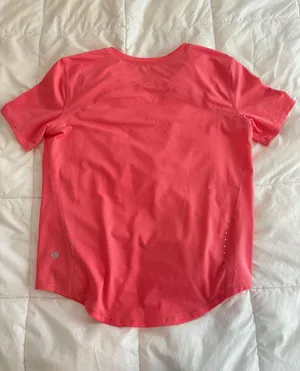 Lululemon T-Shirt thumbnail 2